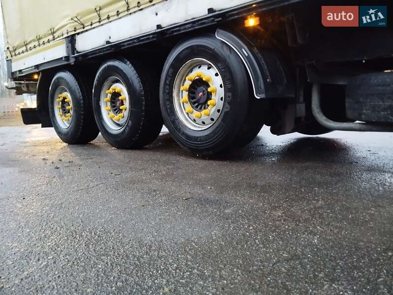 Зерновоз - полуприцеп Kogel S 24 2003 в Немирове