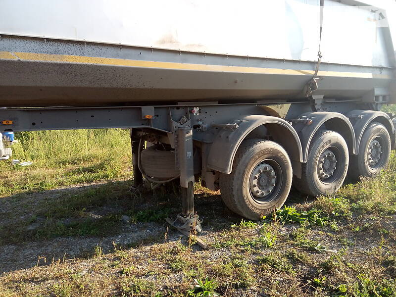 Самоскид напівпричіп Kogel SAF 2012 в Тячеві
