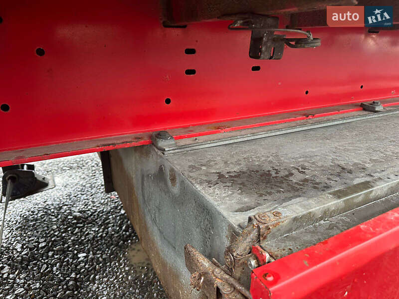 Бортовий напівпричіп Kogel SN 24 2012 в Іршаві