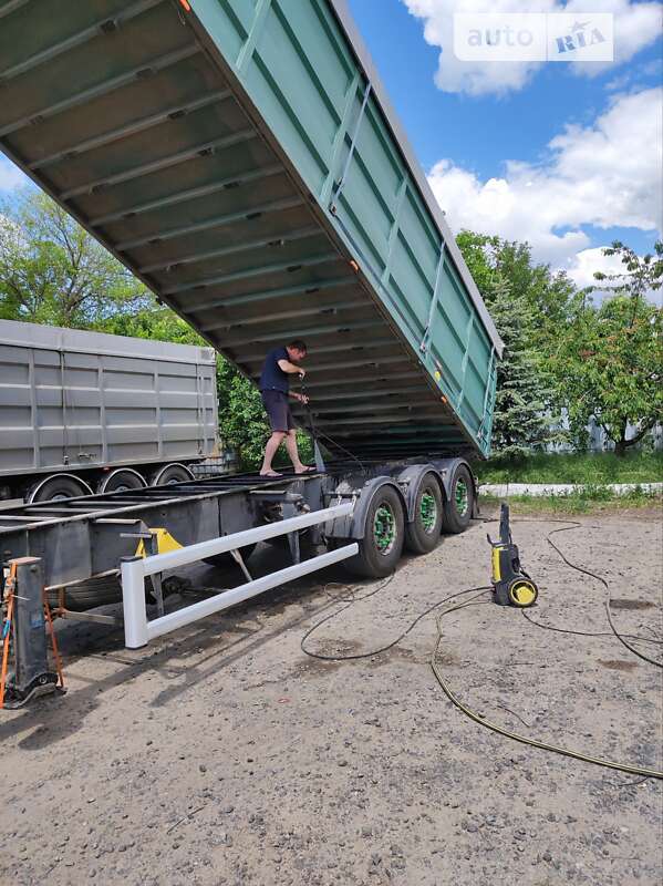 Самоскид напівпричіп Kogel SN 24 2007 в Миколаєві