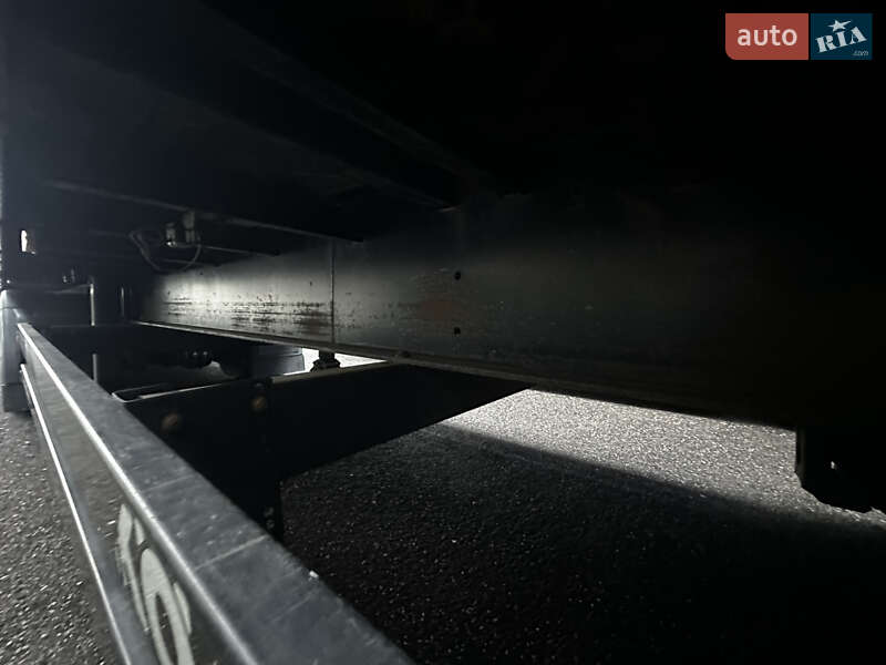 Тентованный борт (штора) - полуприцеп Kogel SN 24 2016 в Умани