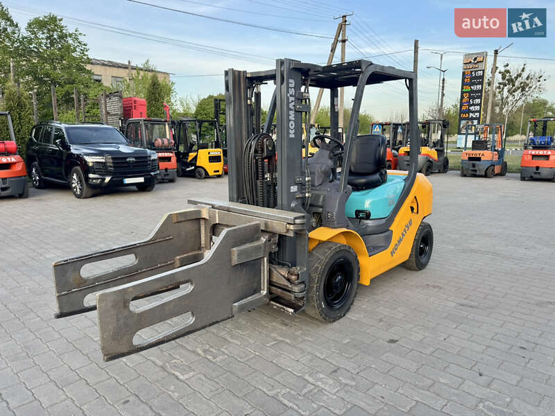 Вилочный погрузчик Komatsu FD 2008 в 