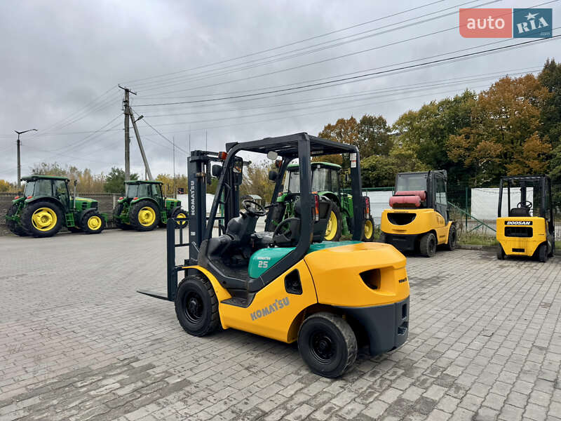 Вилочный погрузчик Komatsu FD 2008 в 