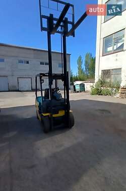 Вилочный погрузчик Komatsu FG 2003 в 