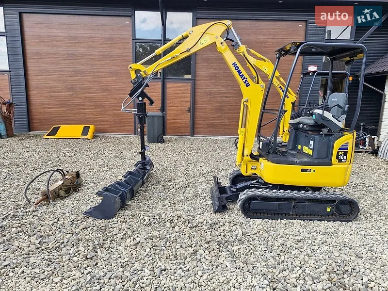 Komatsu PC 16R 2017