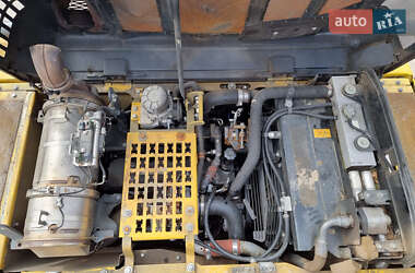 Гусеничный экскаватор Komatsu PC 210 2015 в 