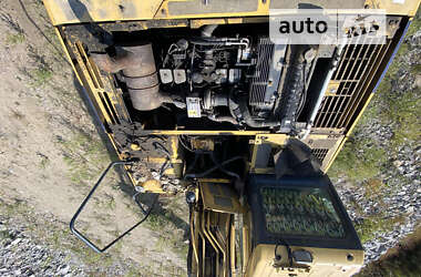 Гусеничный экскаватор Komatsu PC 240NLC-8 2005 в 