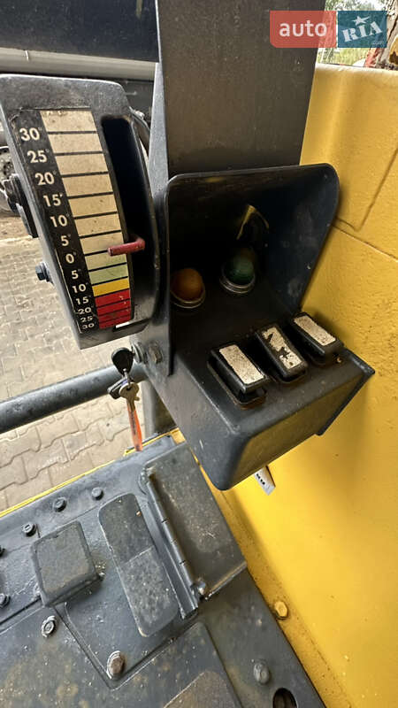 Міні-вантажник Komatsu PC 30MR 2006 в Львові