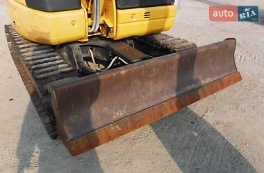 Гусеничный экскаватор Komatsu PC 30UU-5 2015 в 