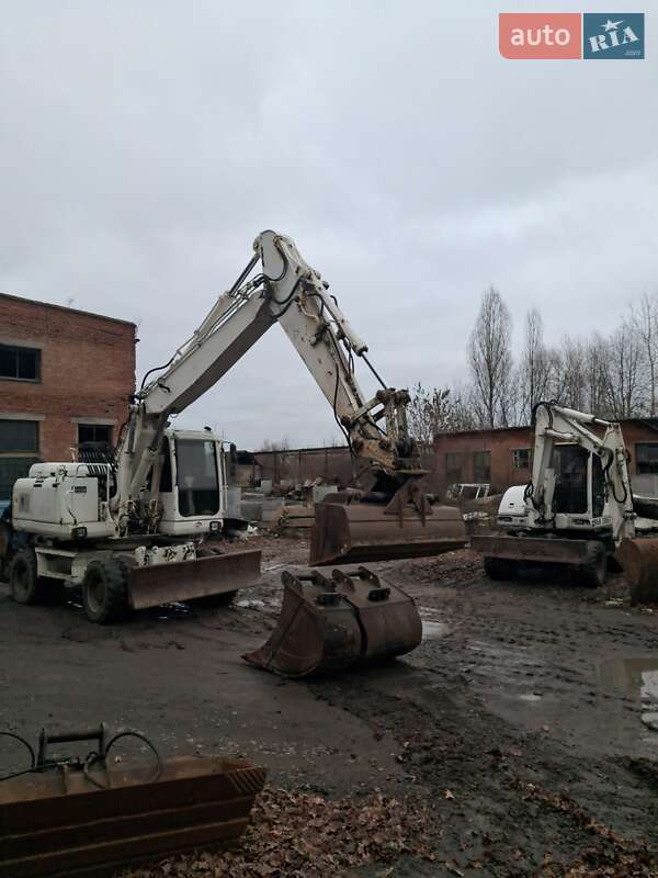 Колесный экскаватор Komatsu PW 2010 в Виннице