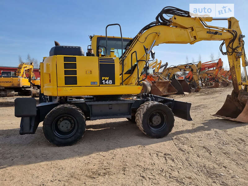 Колесный экскаватор Komatsu PW 2016 в Одессе