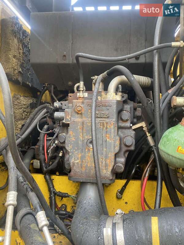 Колесный экскаватор Komatsu PW 2005 в Львове