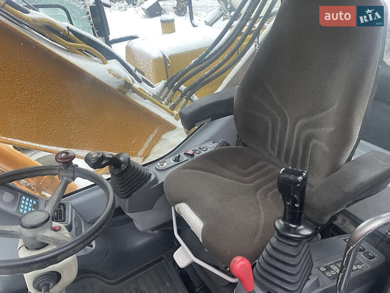 Колесный экскаватор Komatsu PW 2008 в Киеве