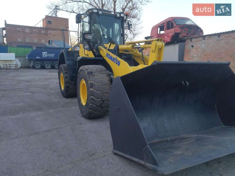 Фронтальный погрузчик Komatsu WA 2016 в Ромнах