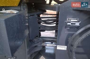 Фронтальні навантажувачі Komatsu WA 2016 в Ромнах