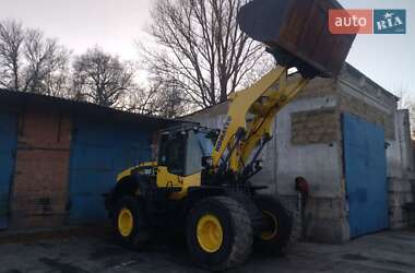 Фронтальні навантажувачі Komatsu WA 2016 в Ромнах