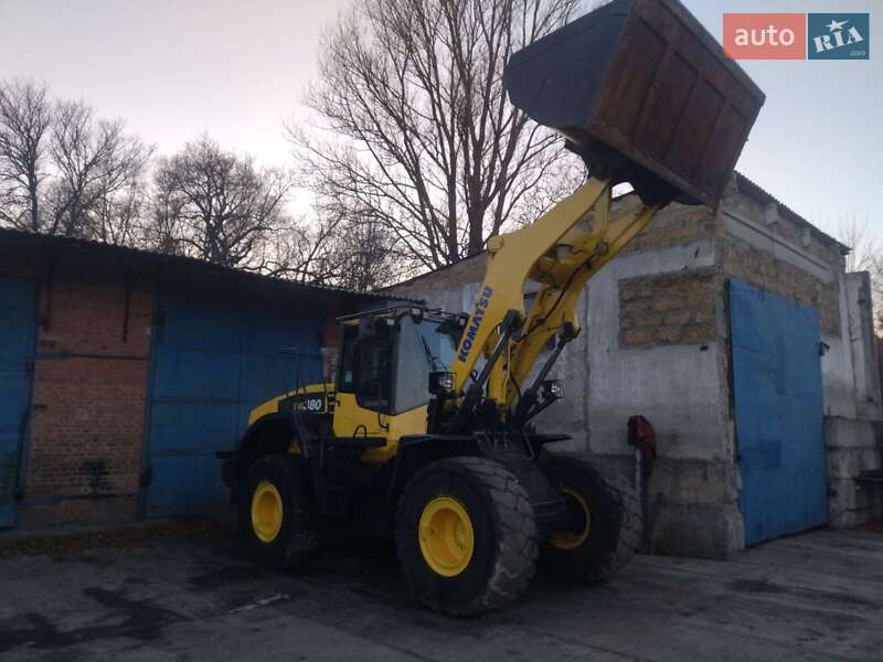 Фронтальный погрузчик Komatsu WA 2016 в Ромнах