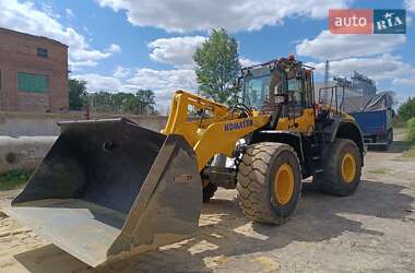 Фронтальні навантажувачі Komatsu WA 2016 в Ромнах