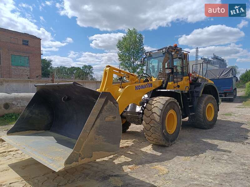 Фронтальный погрузчик Komatsu WA 2016 в Ромнах