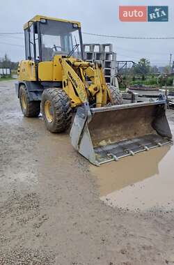 Фронтальні навантажувачі Komatsu WA 2001 в Калуші
