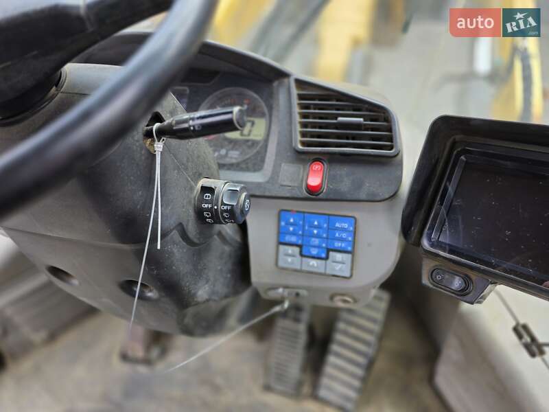 Фронтальні навантажувачі Komatsu WA 2016 в Рівному