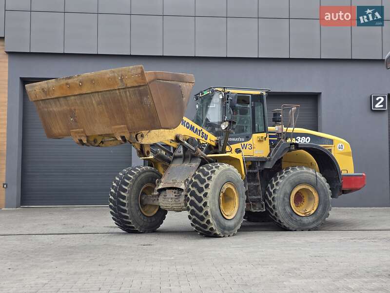 Komatsu WA 2016
