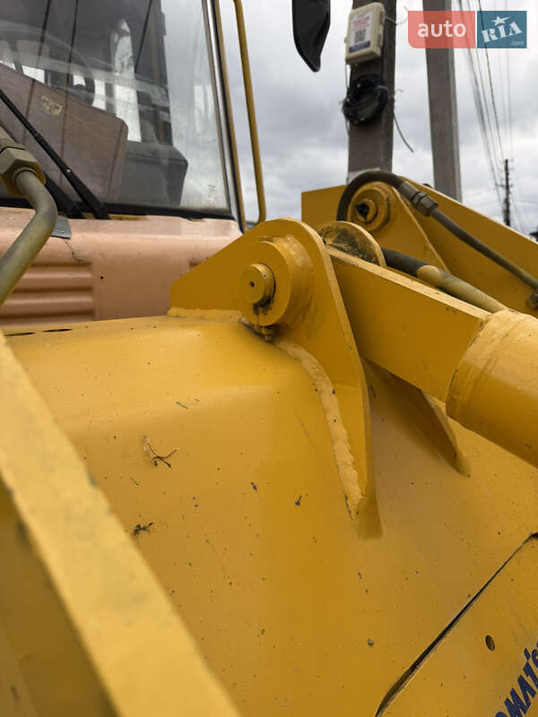 Экскаватор погрузчик Komatsu WB 2004 в Киеве фото 7 Экскаватор погрузчик Komatsu WB 2004 в Киеве