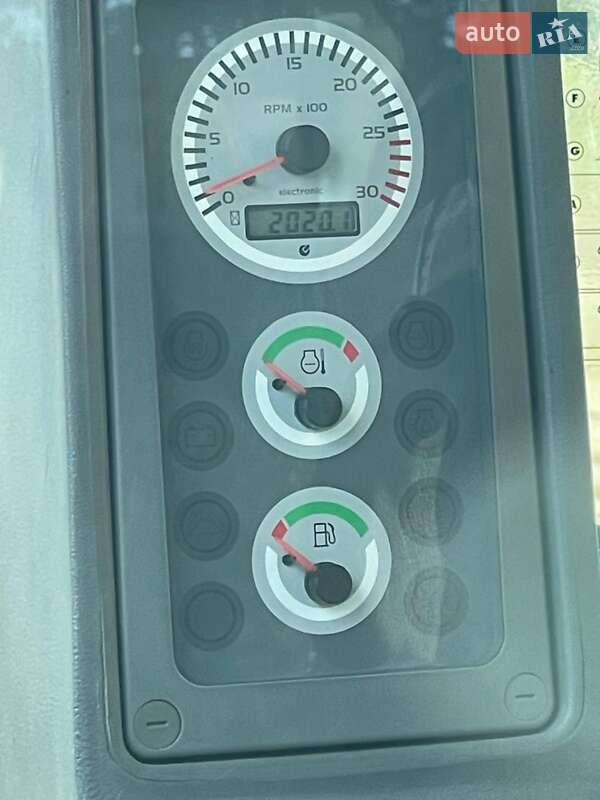 Экскаватор погрузчик Komatsu WB 2020 в Киеве