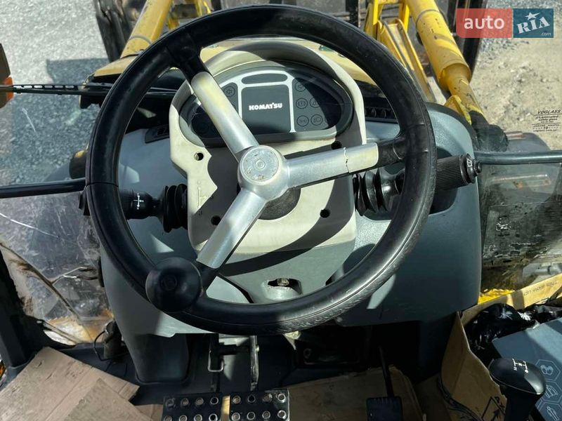 Екскаватор навантажувач Komatsu WB 2007 в Єрках