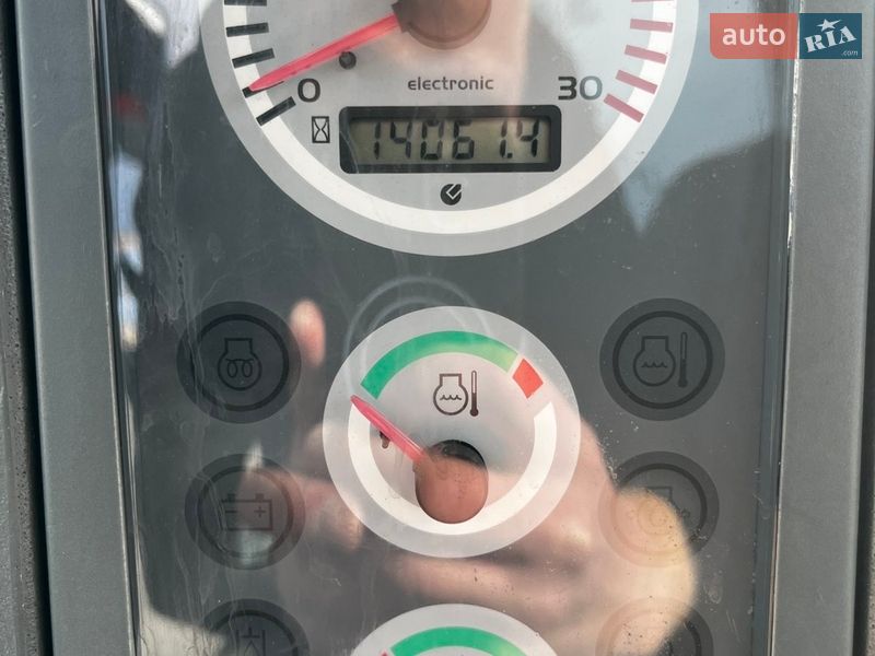 Екскаватор навантажувач Komatsu WB 2007 в Єрках