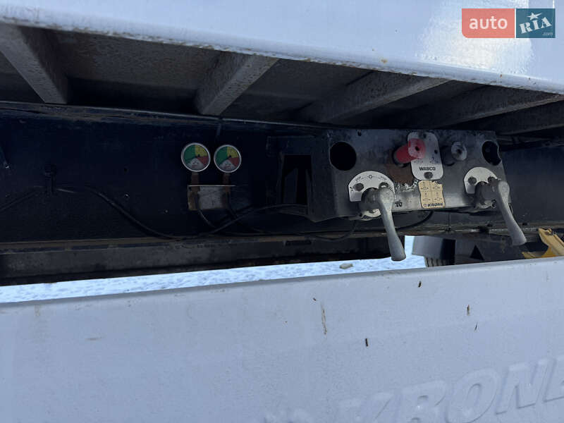 Контейнеровоз Krone AZW 2005 в Первомайске