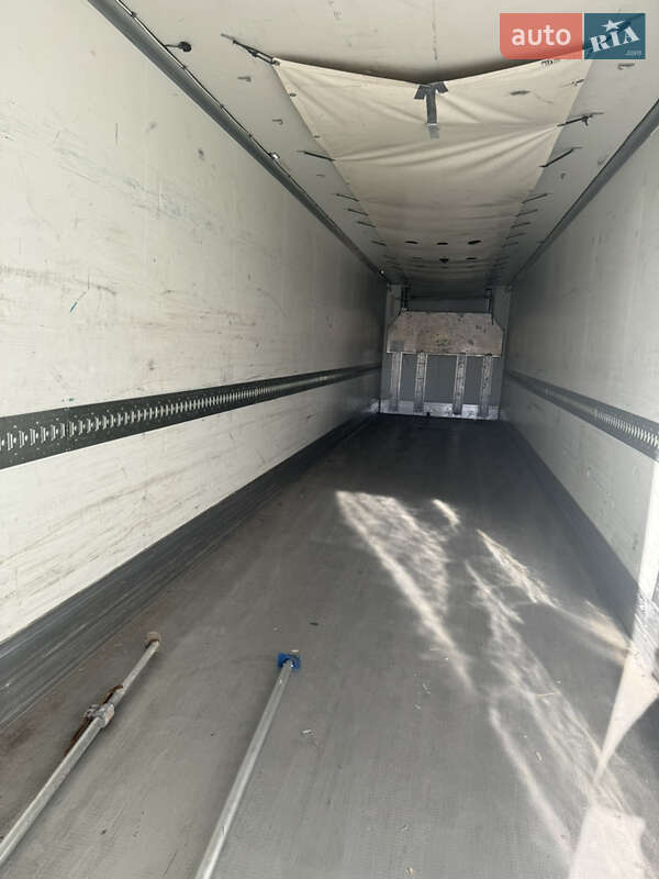 Ізотермічна будка Krone BPW 2012 в Мукачевому