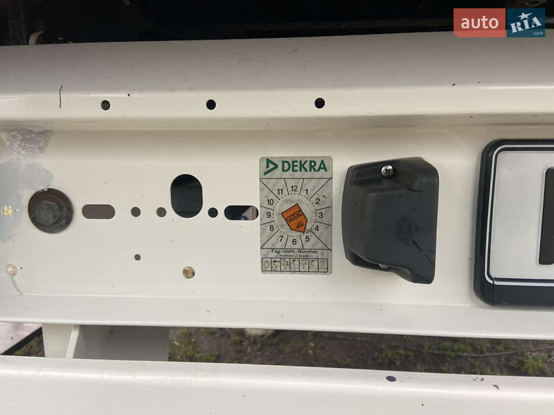 Тентованный борт (штора) - полуприцеп Krone Mega 2012 в Бучаче