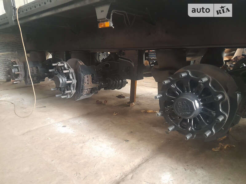 Тентованный борт (штора) - полуприцеп Krone SD 2013 в Львове