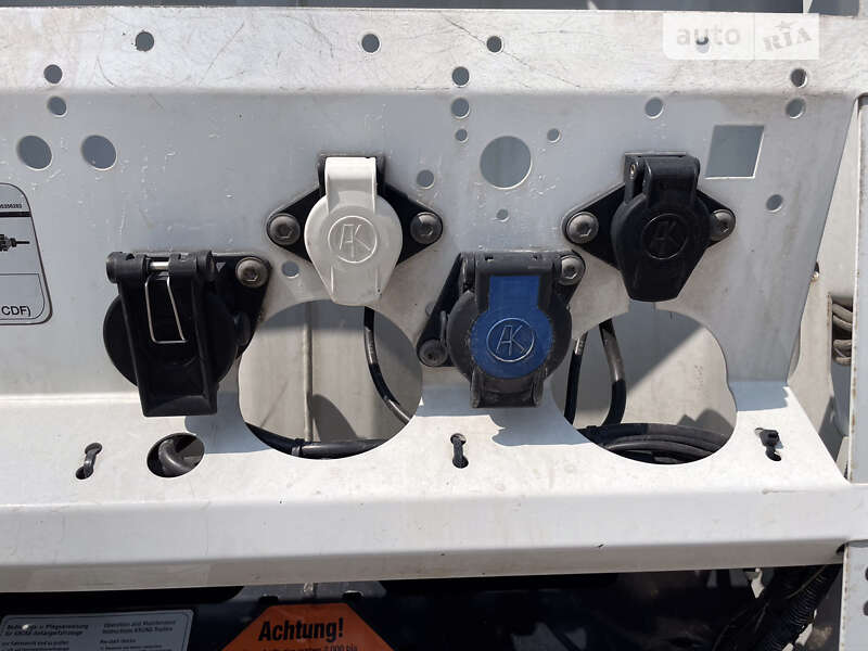 Тентованный борт (штора) - полуприцеп Krone SD 2013 в Львове