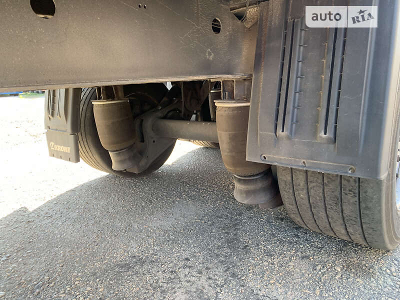 Тентованный борт (штора) - полуприцеп Krone SD 2012 в Березане