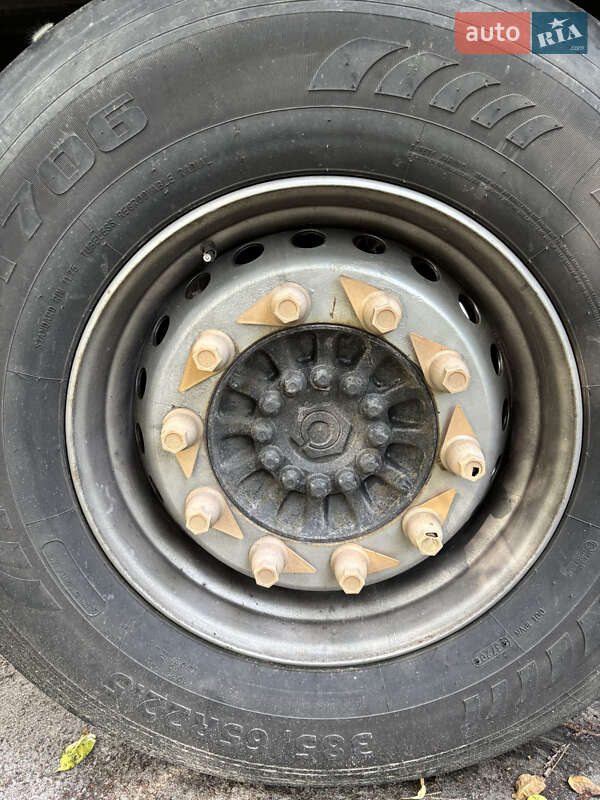 Изотермическая будка Krone SD 2011 в Ровно