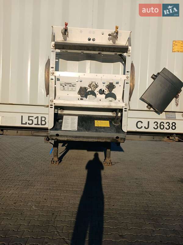 Тентованный борт (штора) - полуприцеп Krone SD 2017 в Львове