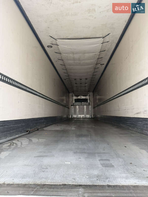 Рефрижератор напівпричіп Krone SDR 27 2005 в Чернівцях