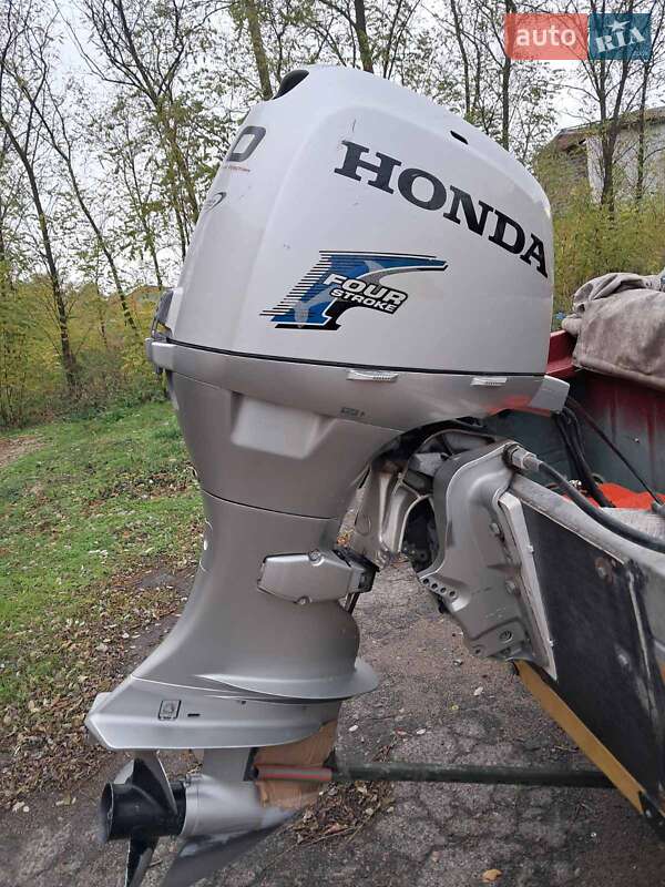 Лодка Крым 1 1974 в Семеновке