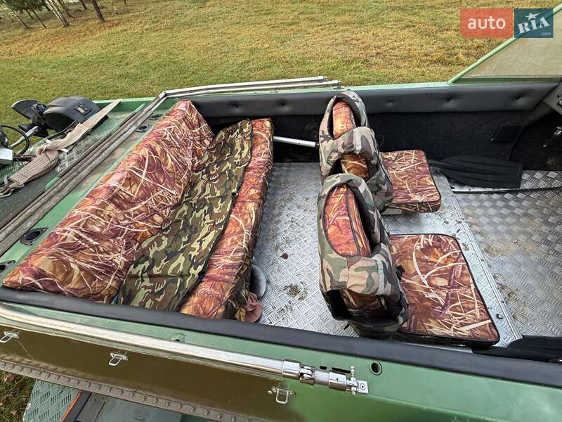 Човен Крим 1 1971 в Луцьку фото 3 Човен Крим 1 1971 в Луцьку