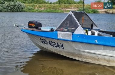 Лодка Крым 1 1977 в Борисполе