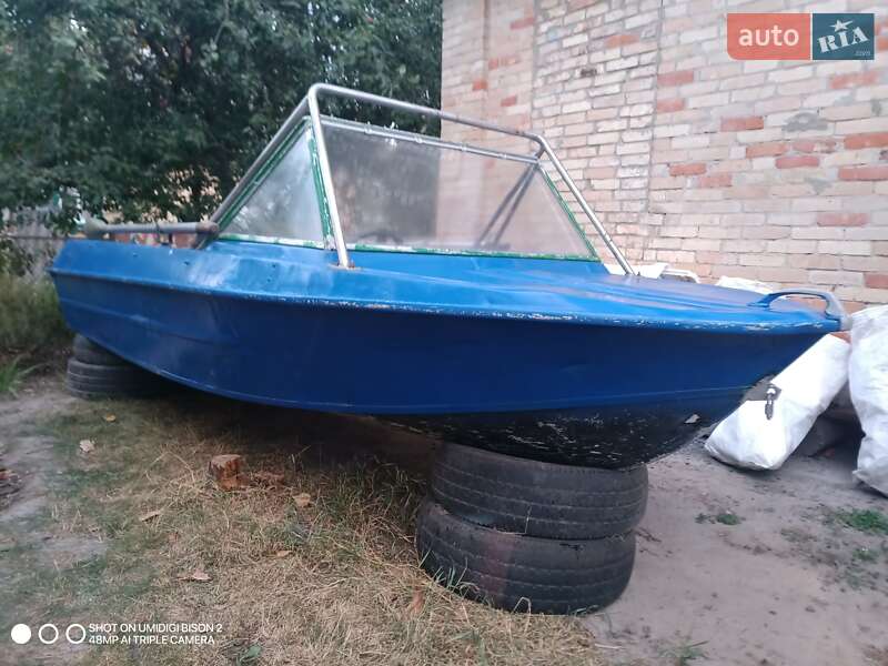 Лодка Крым Крым 2012 в Черкассах
