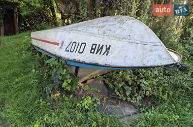 Лодка Крым Крым 1976 в Киеве