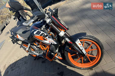 Мотоцикл Без обтекателей (Naked bike) KTM 250 Duke 2015 в 