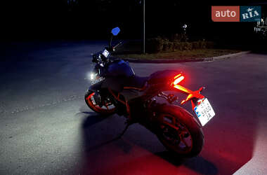 Мотоцикл Без обтекателей (Naked bike) KTM 390 Duke 2024 в 