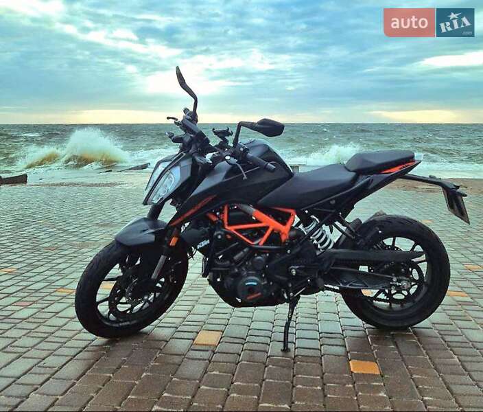 Вантажні моторолери, мотоцикли, скутери, мопеди KTM 390 Duke 2023 в 