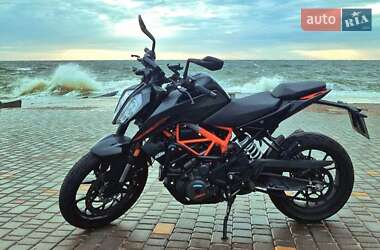 Вантажні моторолери, мотоцикли, скутери, мопеди KTM 390 Duke 2023 в 