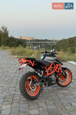 Мотоцикл Без обтекателей (Naked bike) KTM 390 Duke 2021 в 