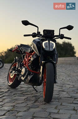 Мотоцикл Без обтекателей (Naked bike) KTM 390 Duke 2021 в 